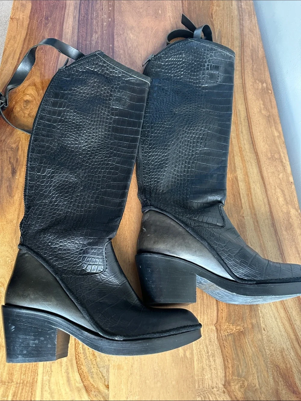 Vero Cuoio Black Croc-Embossed Knee High Boots
